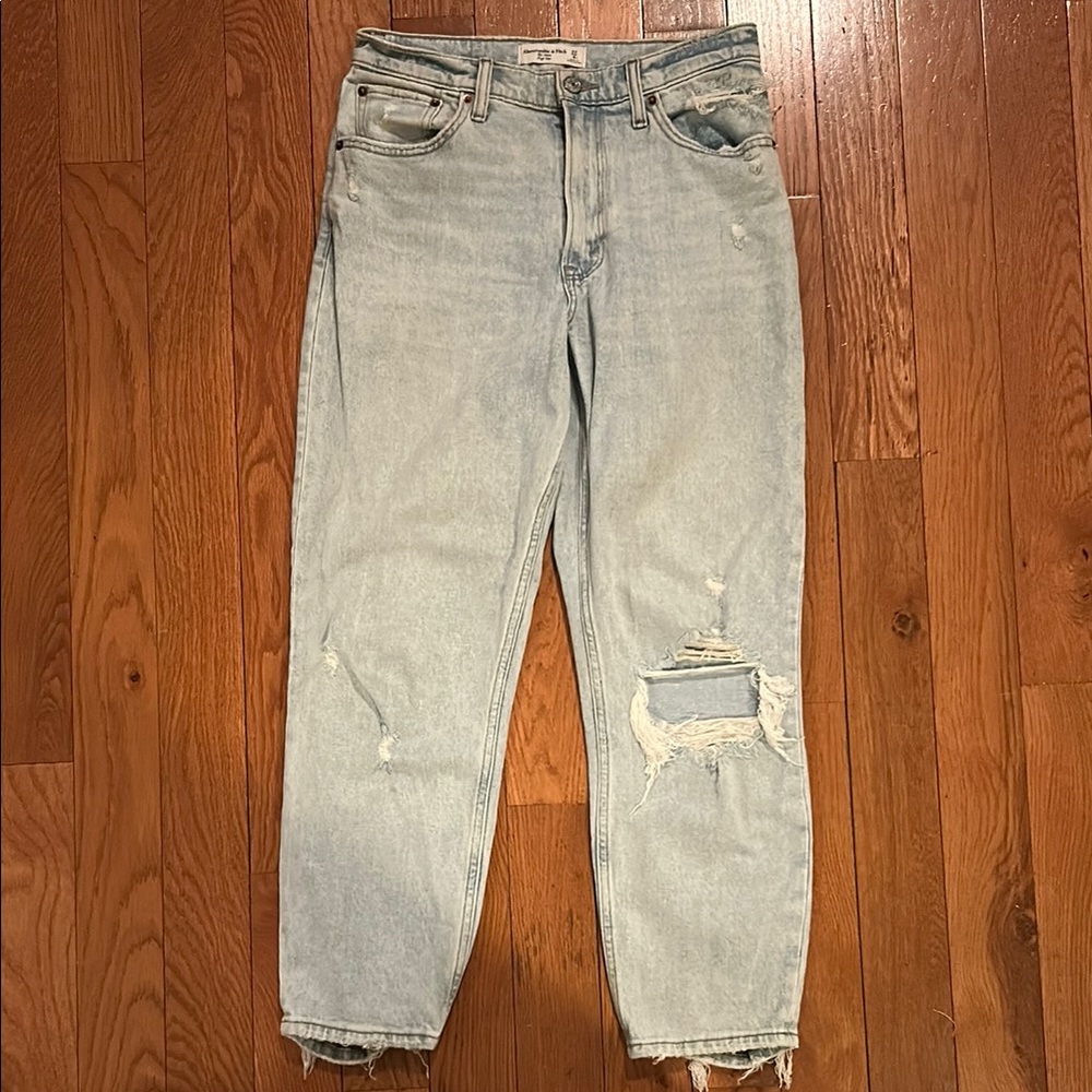 Abercrombie The Mom High Rise Size 27